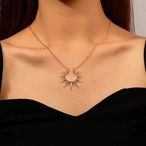 **LISSANDRA* Gold Open Sun Shaped Fashion Necklace